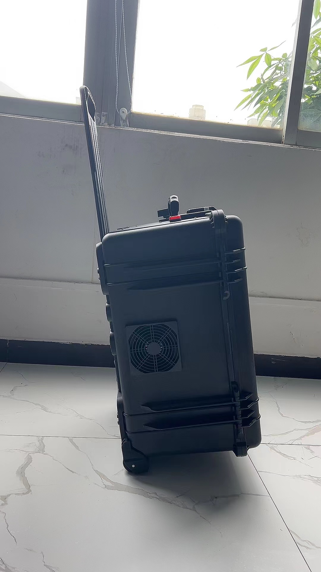 昆山手拉箱型移动通信干扰器